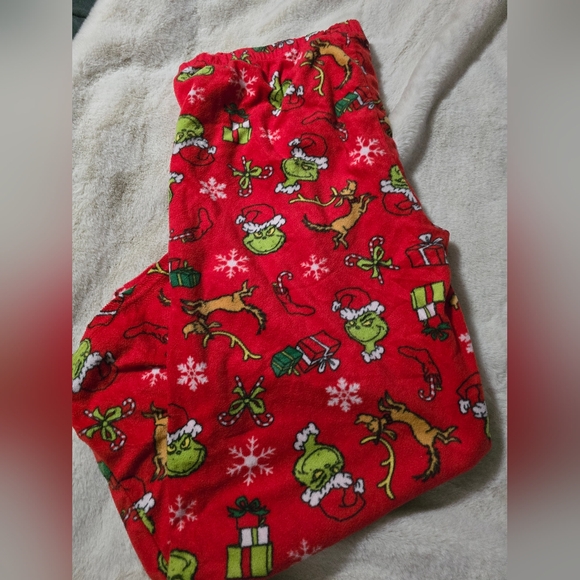 Adult Grinch Pajamas - Picture 5 of 6